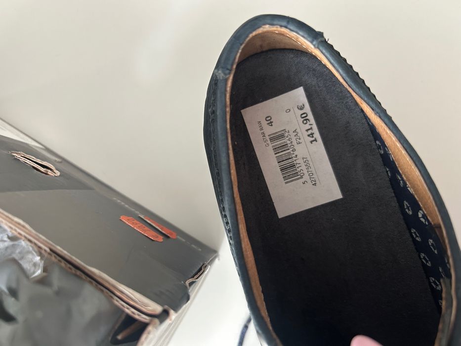 Sapatos de pele azul