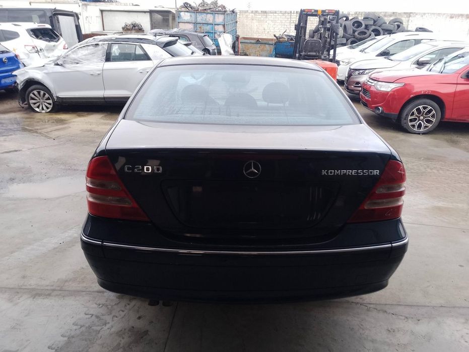 Guarda-Lamas Frente Direito Mercedes-Benz Clase C Bm 203 Berlina