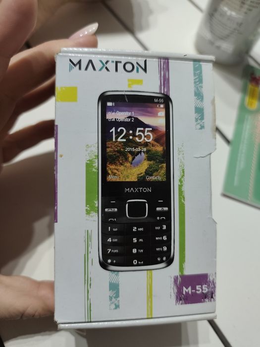 Telefon marki MAXTON
