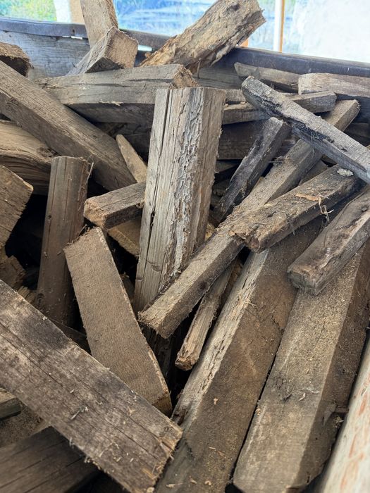 Lenha muito seca – barrotes e ripas de telhado – 50 €/m³ – Coimbra