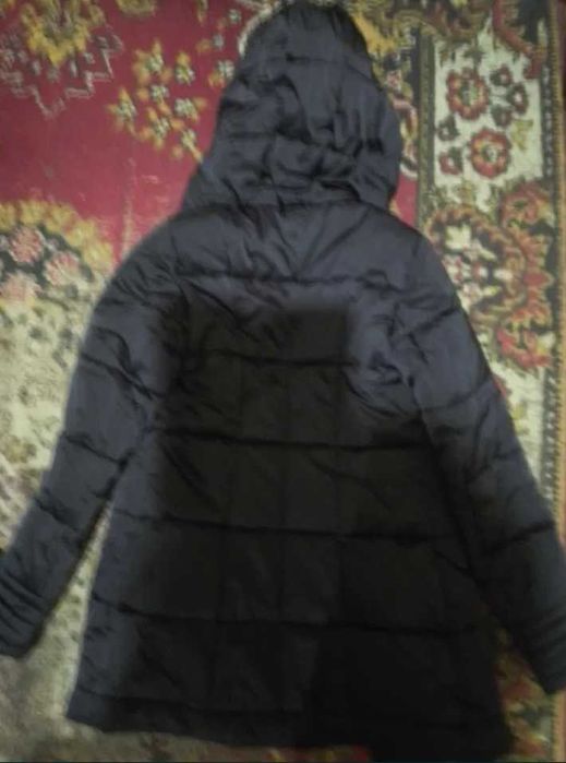 Віддам безкоштовно одяг для дівчат