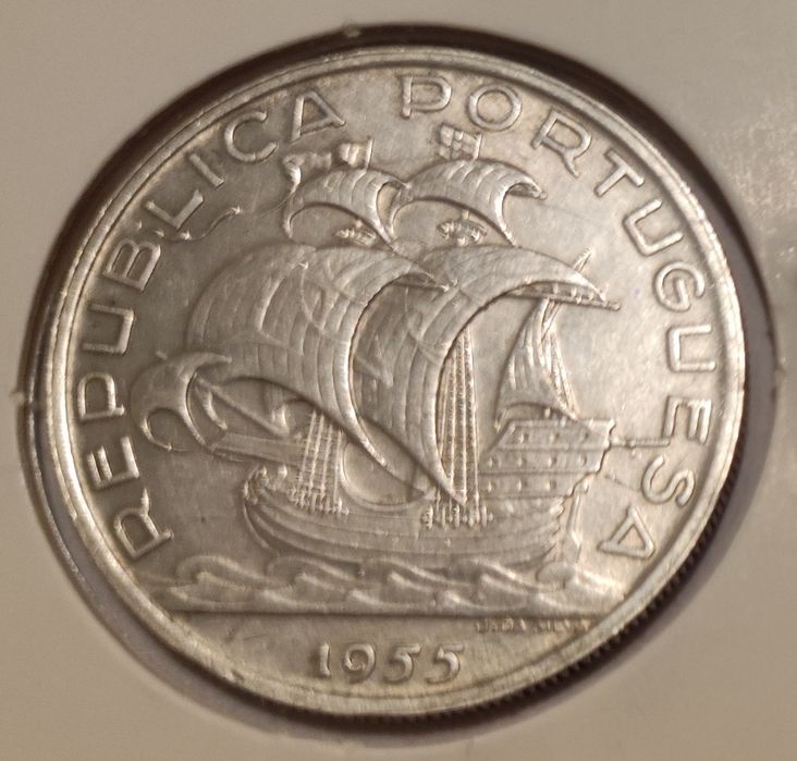 Moedas república 10 escudos e 1 escudo.