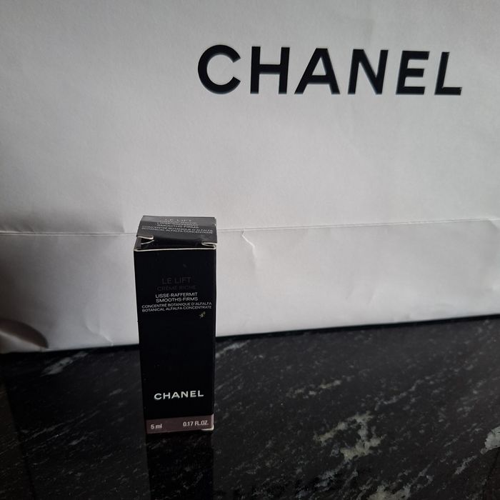 Chanel              .