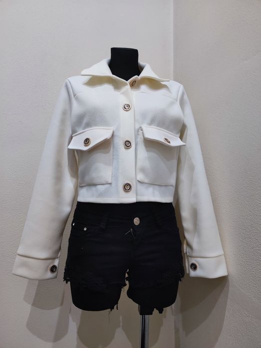 Kurtka narzutka katanka biały śmietankowy guziki uni