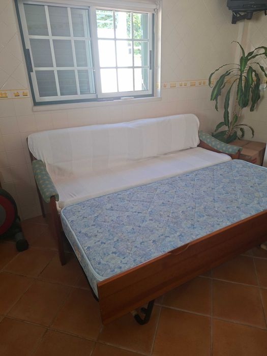 Vendo Cama Sofá em optimo estado