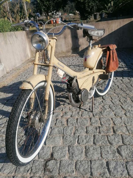 Bicicleta francesa av44 mobylette