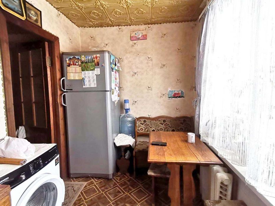 Продам простору 3 кімнатну квартиру в центрі Бородинського м-ну, вул.Ладозька. Можливо Сертифікат.