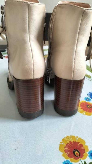 Jasne Botki Vincezia 36