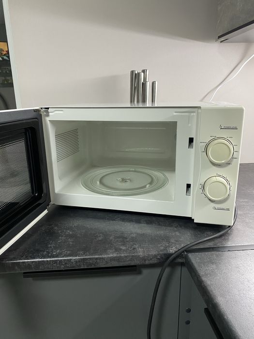 Мікрохвильова піч