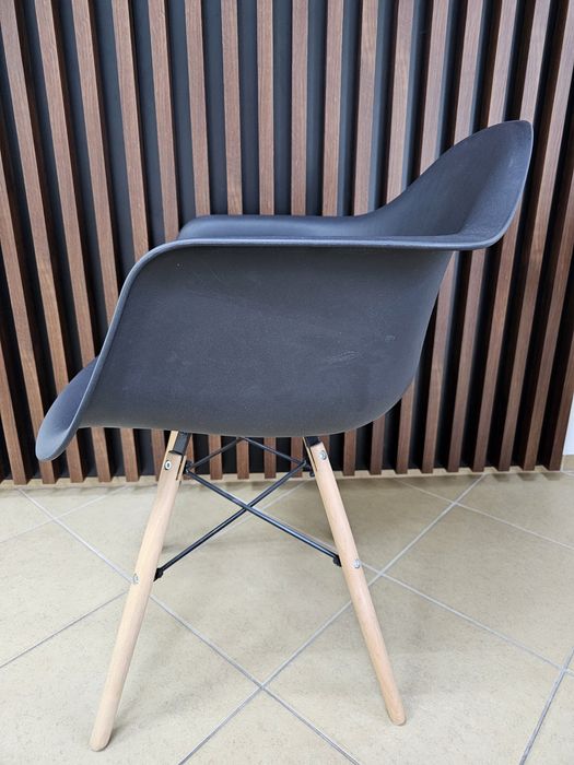 Czarne krzesło DAW MILANO DESIGN 211WF