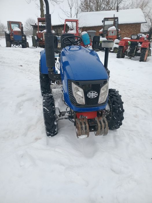 Трактор T244 ТНL