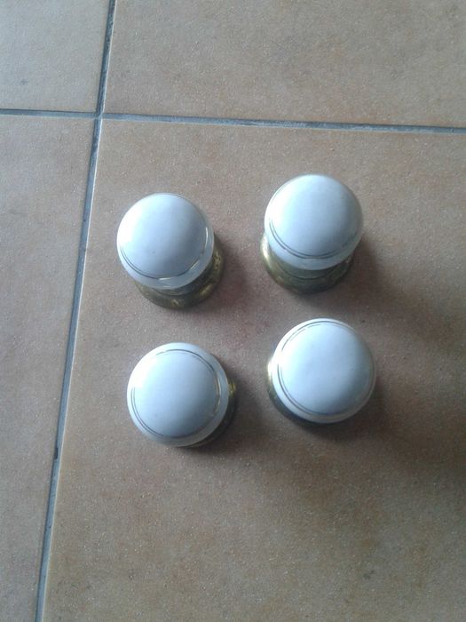 Pochadores de porta em porcelana muito antigos