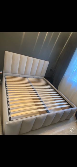 Łóżko tapicerowane duże