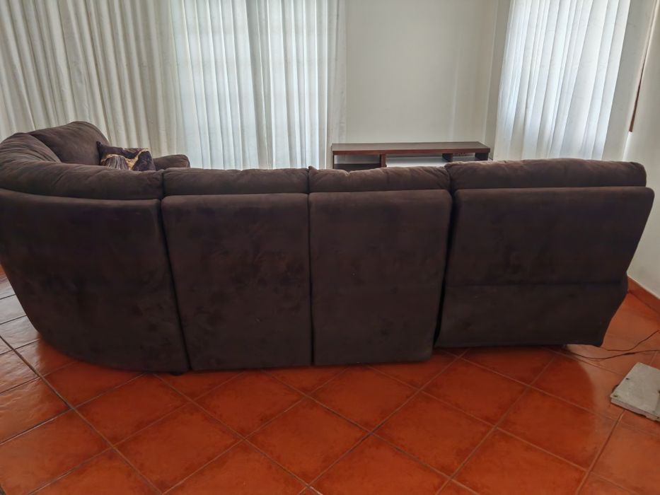Sofá castanho em bom estado