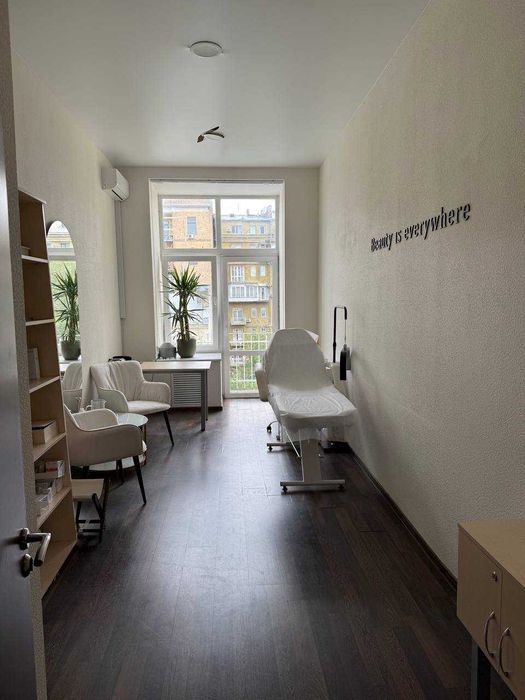 ОФІС, Шоу-рум, Б'юті-кабінет 20 м2 на Хрещатику! Європейська площа!