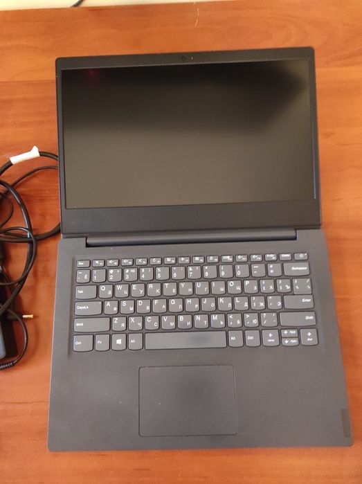 Ноутбук  LenovoV14-IIL