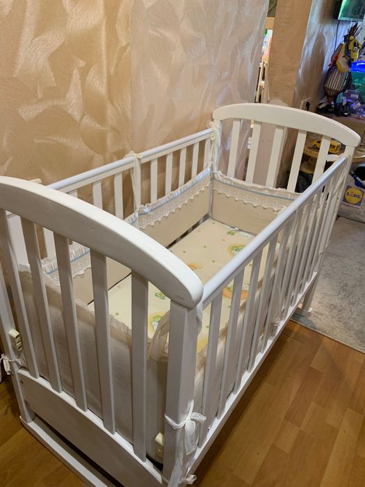 Дитяче ліжечко деревʼяне біле