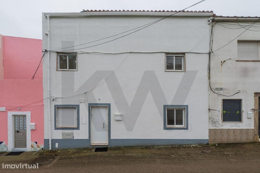 Moradia T3 | Oportunidade para Viver ou Investimento | Caparica