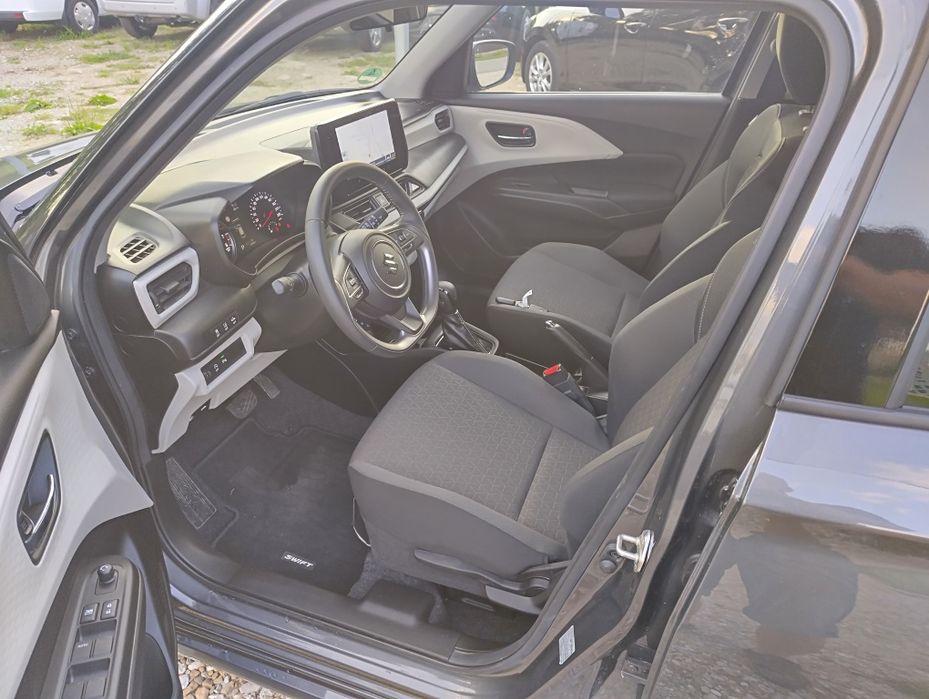 Suzuki Swift Hybrid Automat  Łopatki 1.2 Benz  12-2025 rok 2600 km
