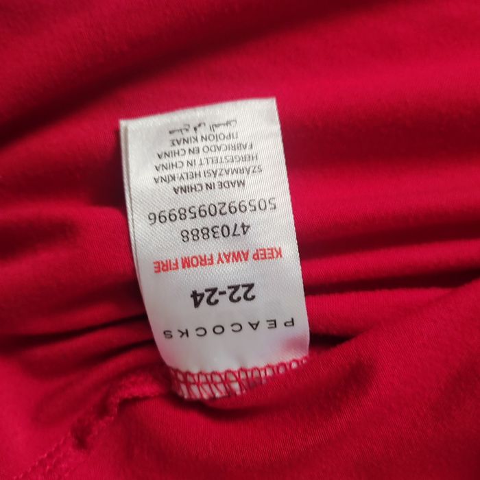 Жіноча піжама червоного кольору