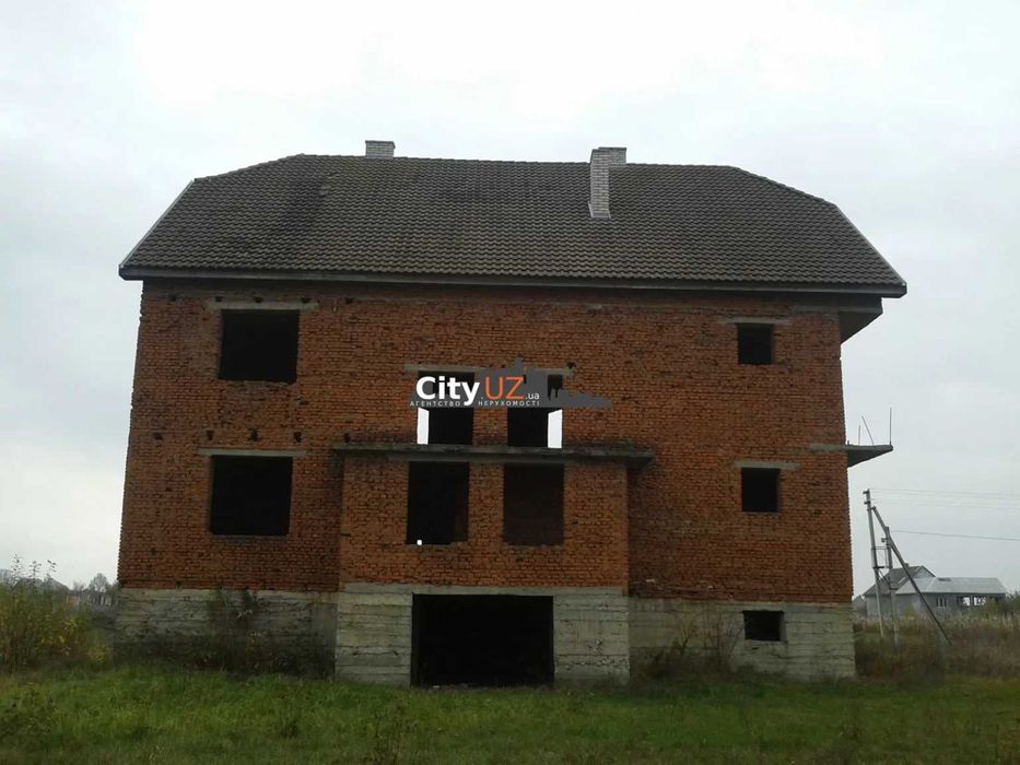 Продається великий дім у селі Червоне