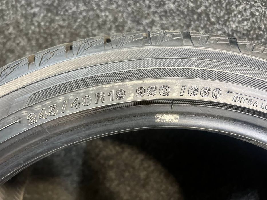 Yokohama 245/40R19 Ice Guard iG60