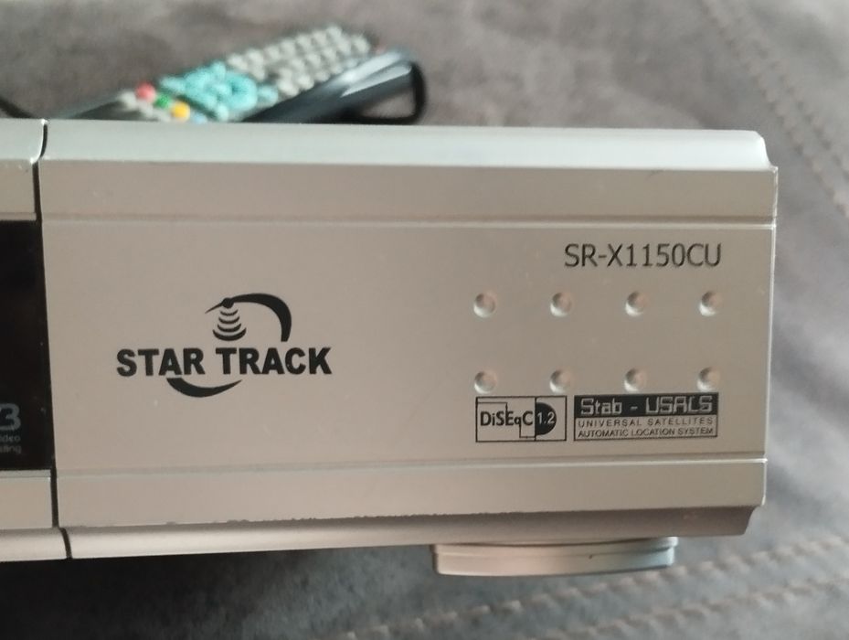 Тюнер спутниковый