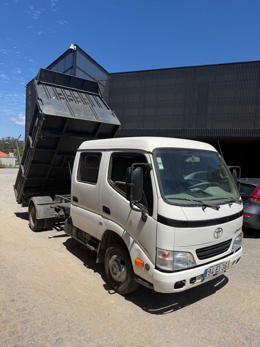 Toyota dyna cabine dupla tribasculante 3.0cc