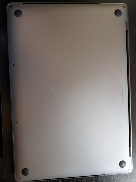 Vendo MacBook Pro Touch Bar Cinzento Sideral  15'' - 16 GB/256 SSD/i7