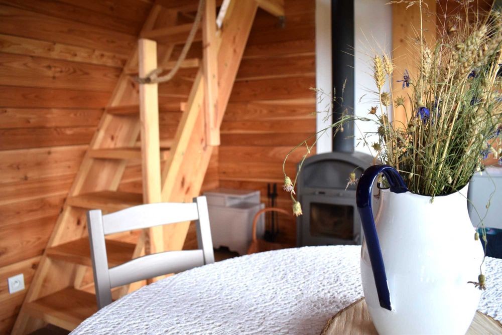 Leśny Zakątek Uroczysko -Tiny House , noclegi , sauna i balia , basen