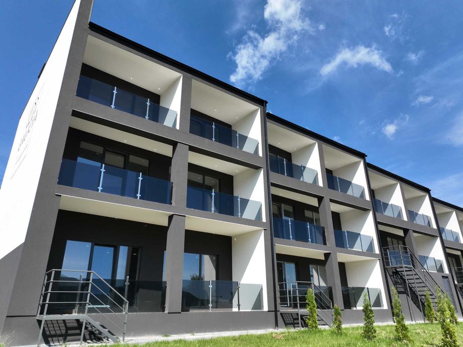 Продається 4 кім. квартира в м. Яремче (паркрмісце, власне подвір`я)