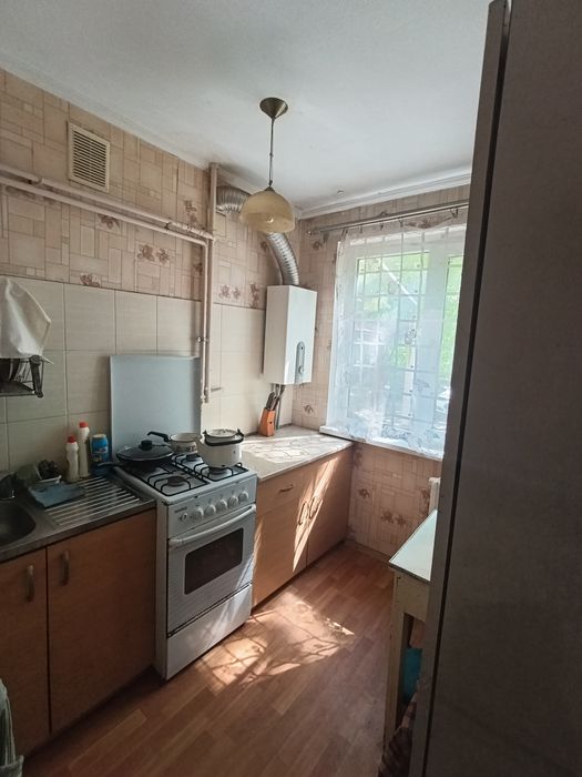 Продам двох кімнатну квартиру в Озерному