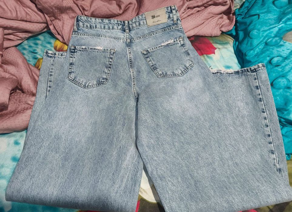 Новые джинсы, размер 40, широкие