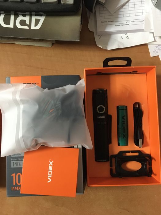 Портативний світлодіодний ліхтарик VIDEX VLF-A232R