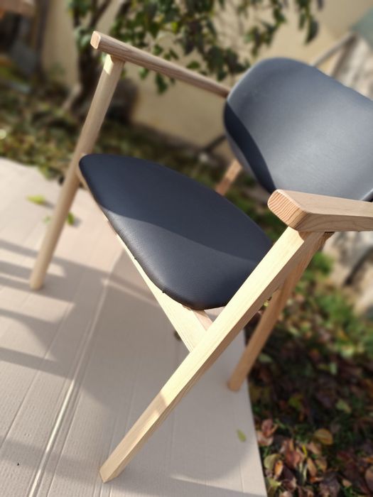 Меблі з дерева ясень