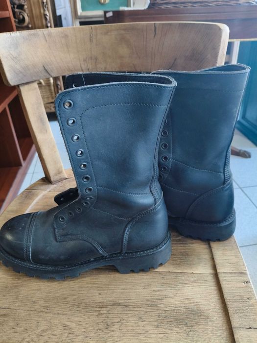 Botas militares originais em pele