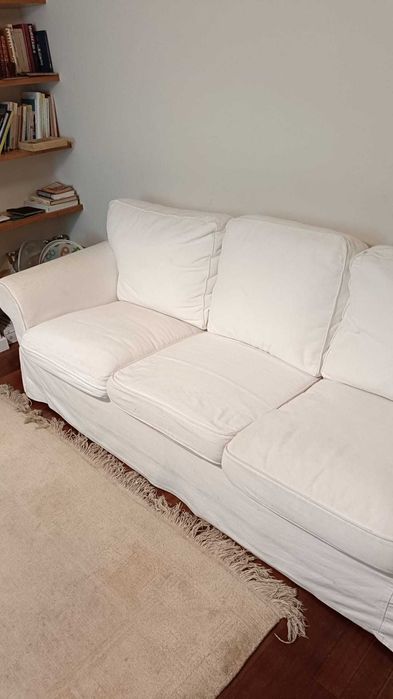 Sofá Ektorp IKEA de 3 lugares em bom estado.