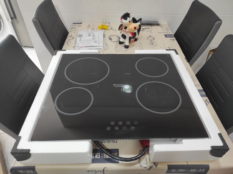 Placa Fogão de Vidrocerâmica Hotpoint Indesit