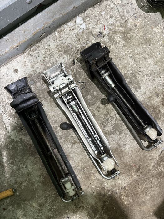Домкрати в стані хорошому