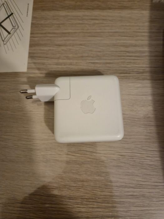 Carregador Apple 61W USB-C Power Adapter (A1718)