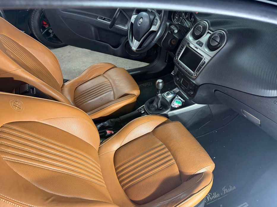 Piękna Alfa Romeo Mito po kolizji