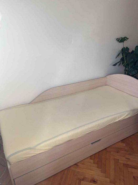 Łóżko z płyty meblowej