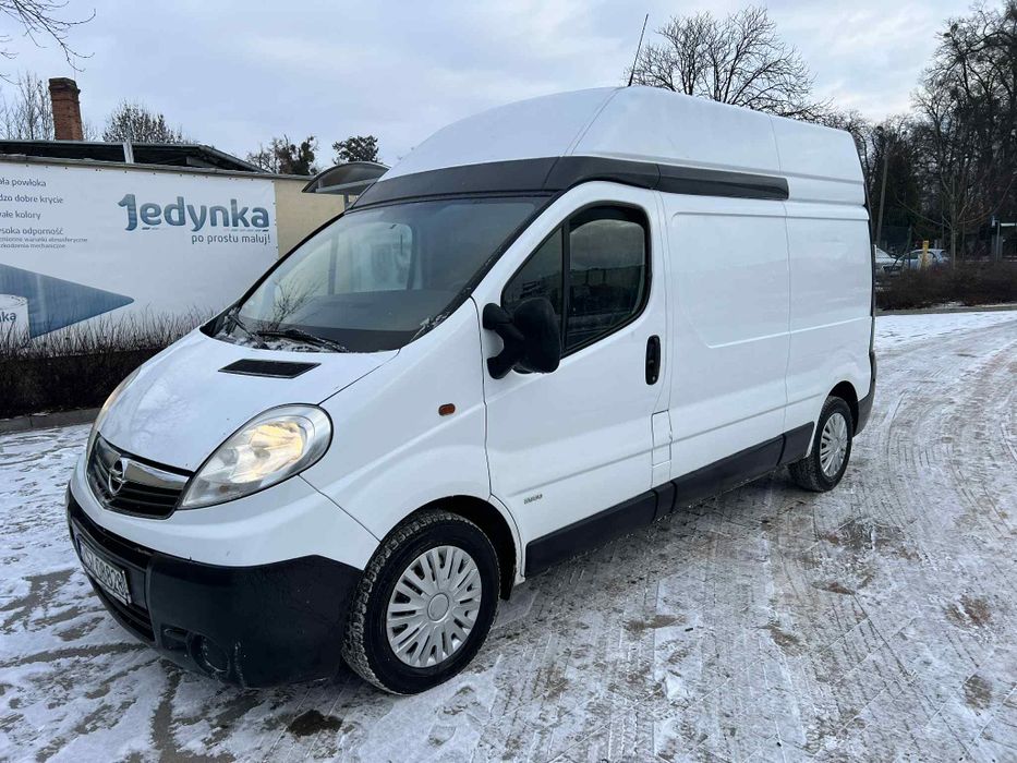 Opel vivaro. Renault trafic. Nissan primastar. Bus. Dostawczak. Trafik