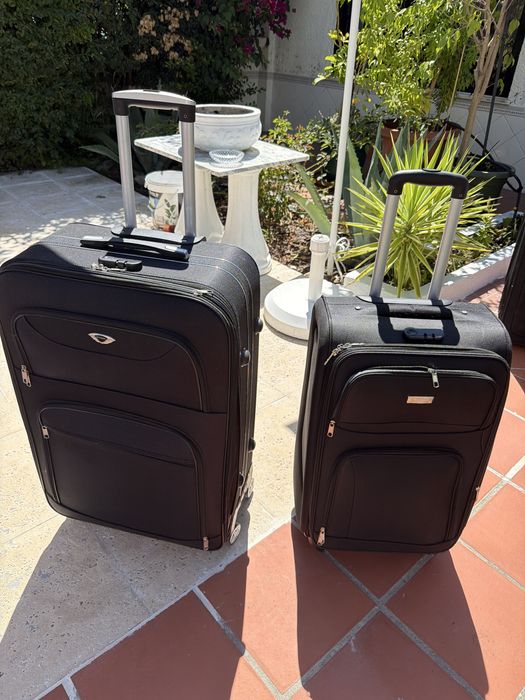 Pack de duas malas de viagem em bom estado