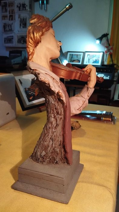 Miniatura violino estilo moderno com Busto