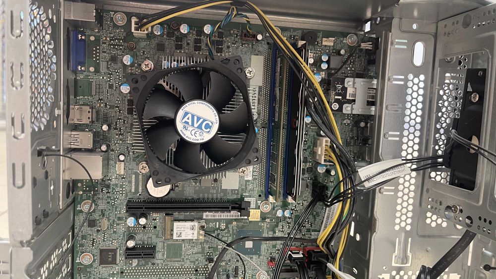 Lenovo Ideacentre i5-7400 8gb ddr4 ram grafika integrowana