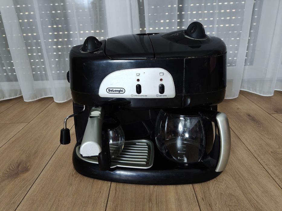 Ekspres ciśnieniowy przelewowy Delonghi