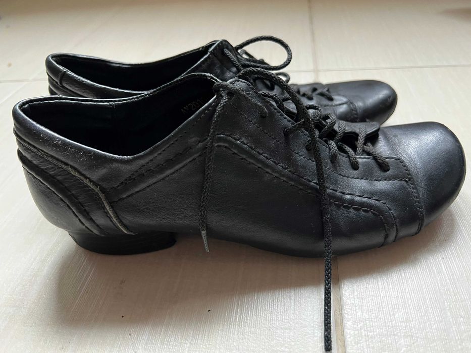 Туфлі для сучасного танцю