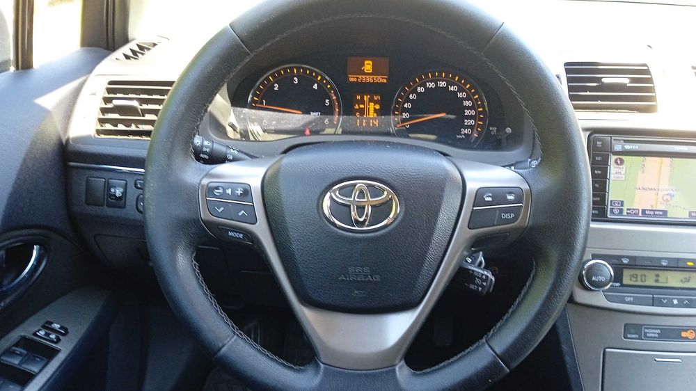 TOYOTA AVENSIS T27 2.0 D4D 2010r