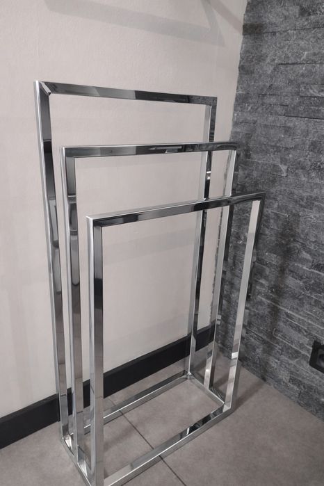 Chromowany wieszak na ubrania ręczniki